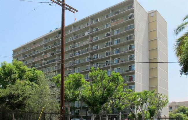 Building Photo - 450 S Grand View St