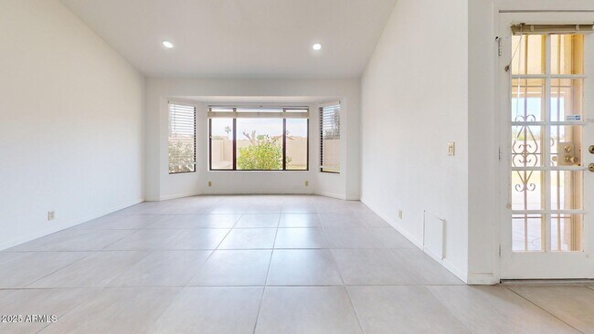 Building Photo - 9814 W Menadota Dr