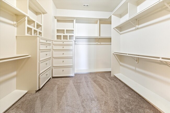 Building Photo - 1231 W Pierce St