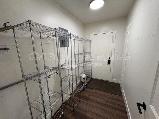 Building Photo - 59 W Castle St