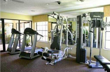 Building Photo - 977 Riverside Dr