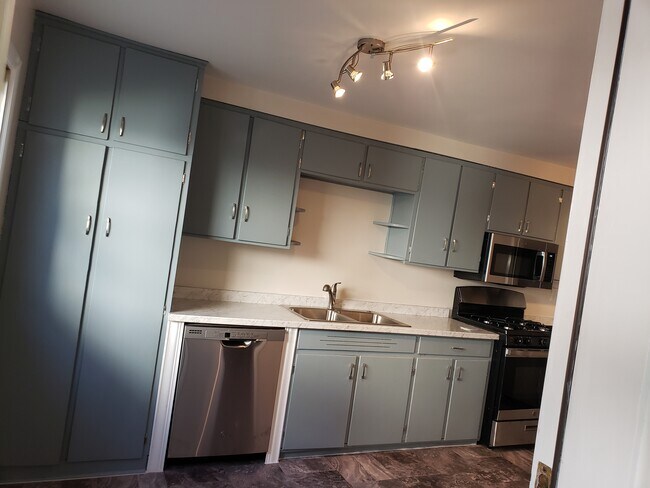 Building Photo - 38 N Fulton St