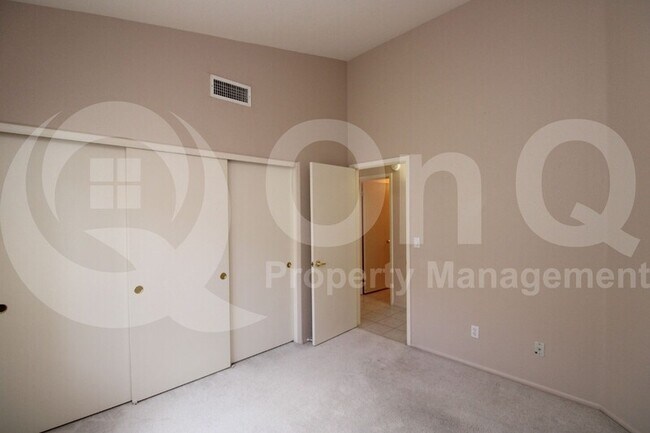 Building Photo - 4625 E Desert Cactus St