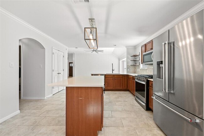 Building Photo - 6909 Bay City Bend