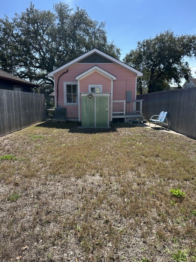 Building Photo - 5306 Avenue P 1/2