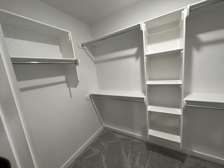 Building Photo - 451 Rama St