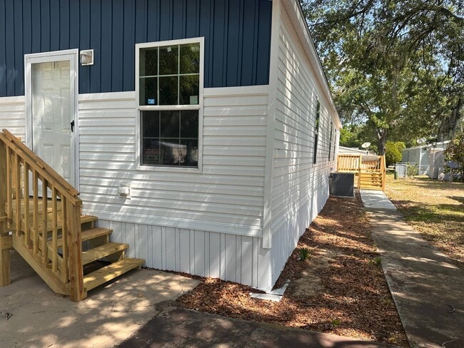 Building Photo - 7865 W Hwy 40