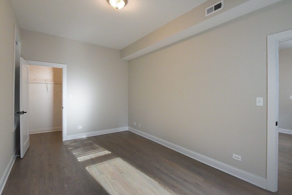 Building Photo - 3405 W Fullerton Ave