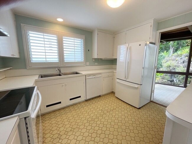 Building Photo - N116ach (REOM)