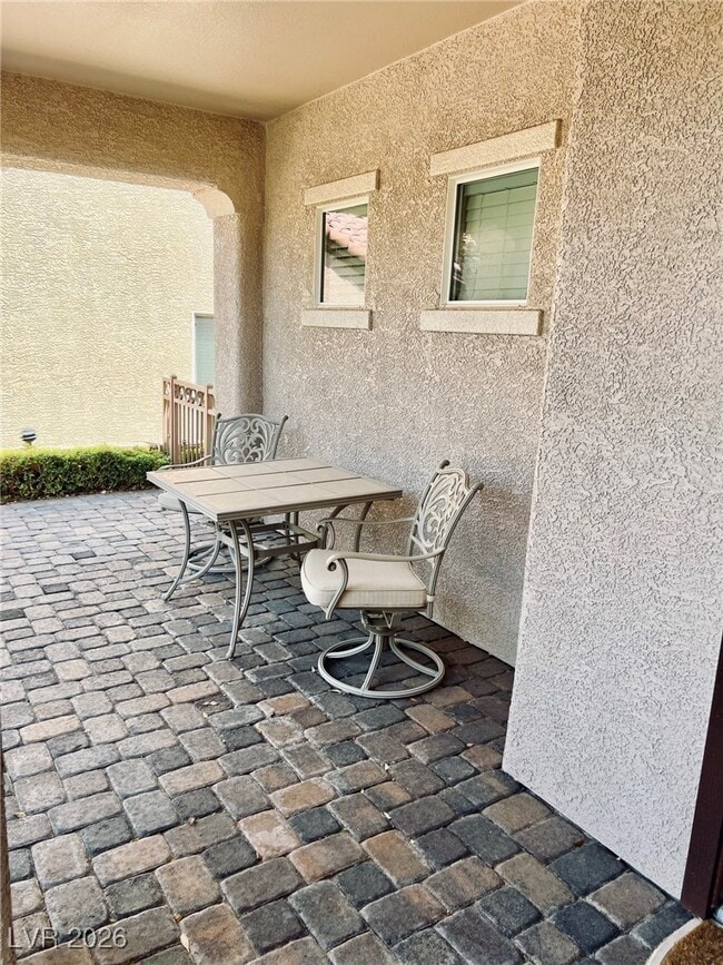 Building Photo - 2192 Canyonville Dr