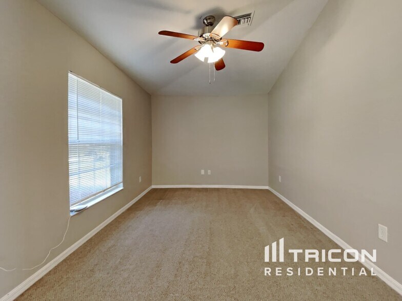 Building Photo - 1054 Valentine St