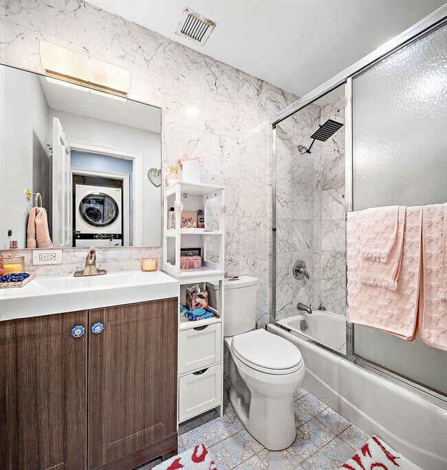 Building Photo - 110 Shearwater Ct E