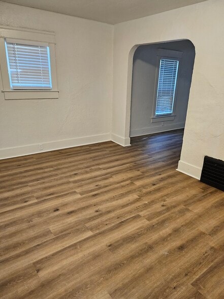 Building Photo - 1118 Santee Ave