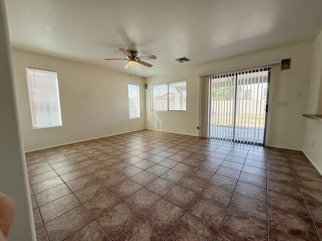 Building Photo - 4802 W Fawn Dr