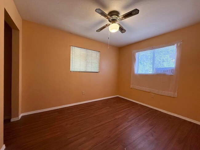 Building Photo - 2143 Cottontail Rd