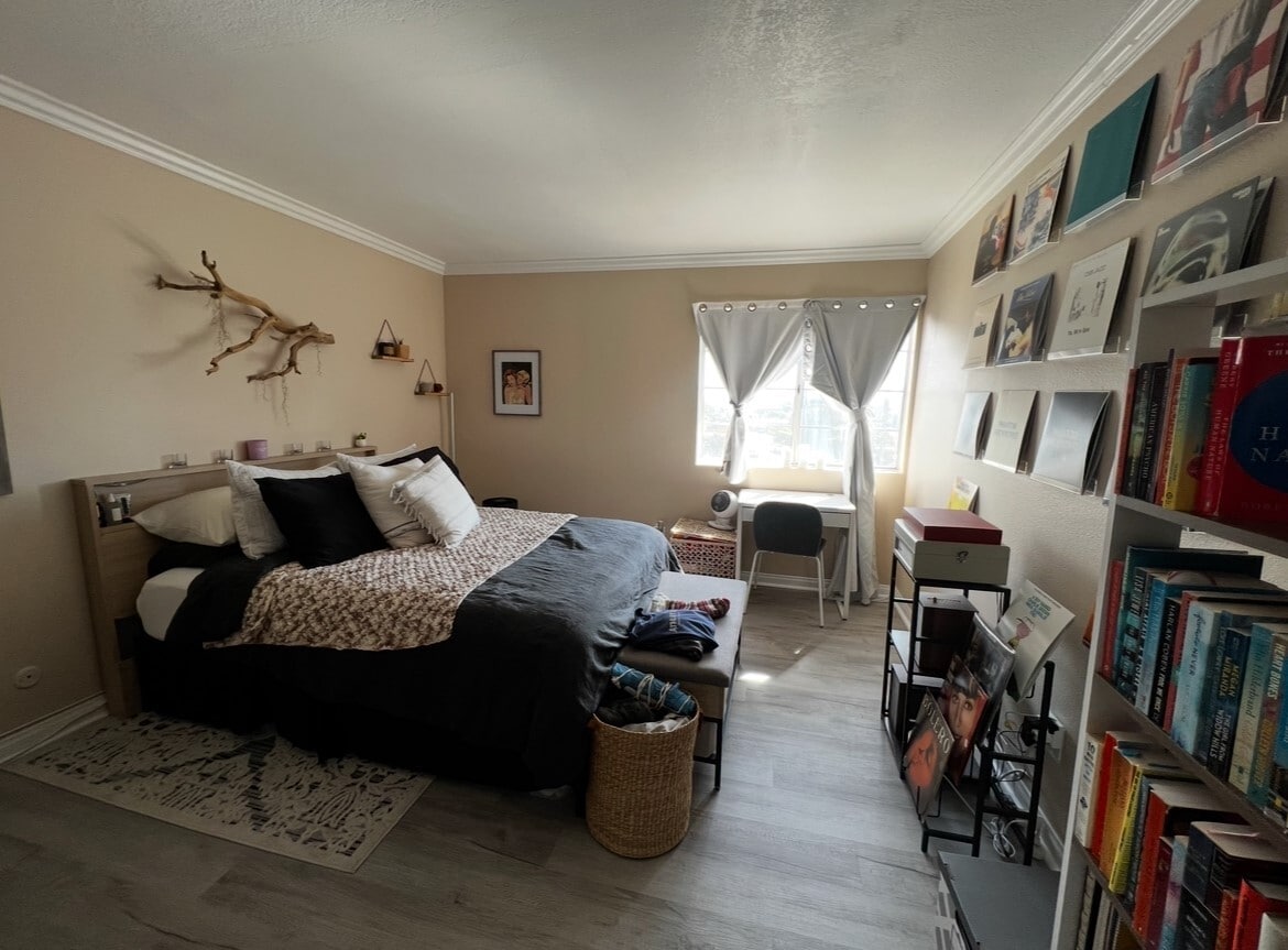 Master Bedroom - 5051 La Jolla Blvd