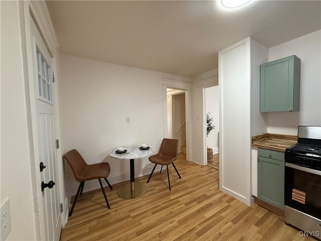 Building Photo - 2817 Milton Ave