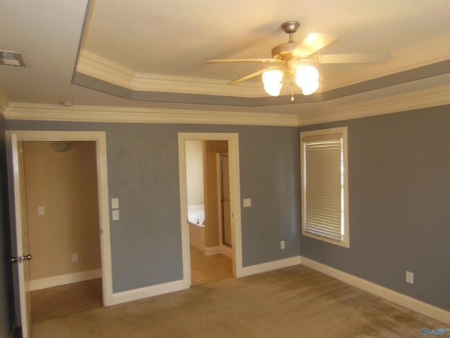 Building Photo - 2604 Little Cove Rd