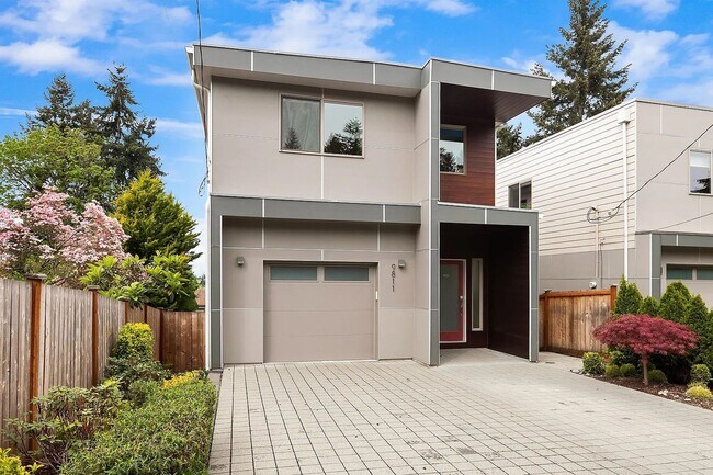 Building Photo - Maple Leaf - Northgate Home