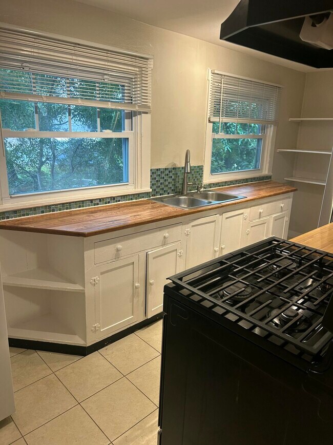 Building Photo - 431 S M St