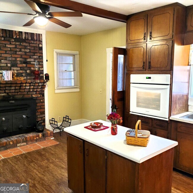 Building Photo - 7025 Rico Rd