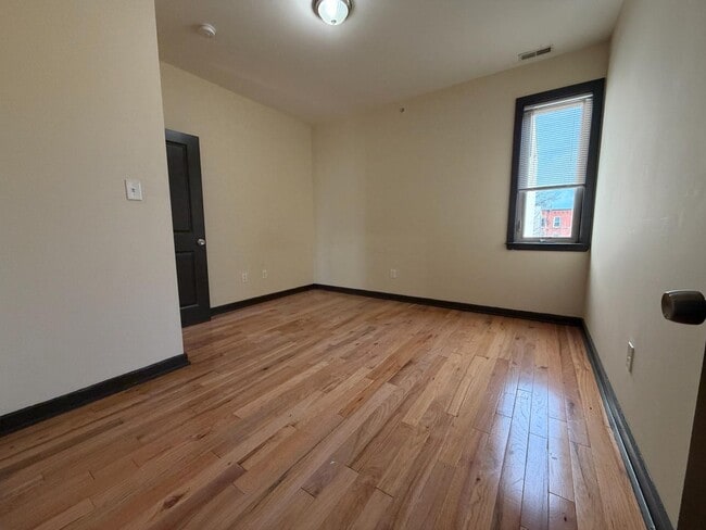 Building Photo - 1911 N Gratz St