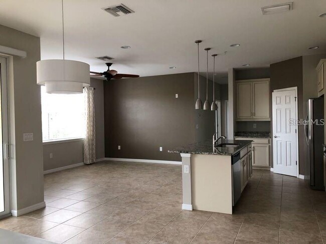 Building Photo - 4219 Frontier Ln