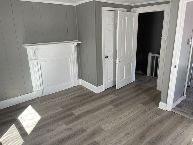 Building Photo - Single Family 3 Bedroom