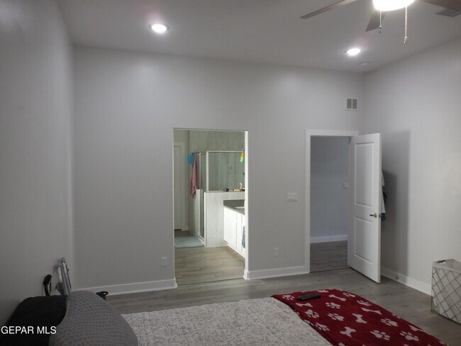Building Photo - 7405 Norte Portugal Ln