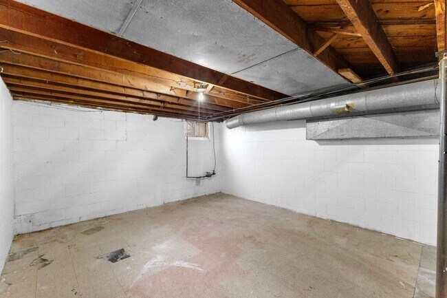 Building Photo - 384-386 South Napoleon Avenue - 386 S. Napoleon Avenue