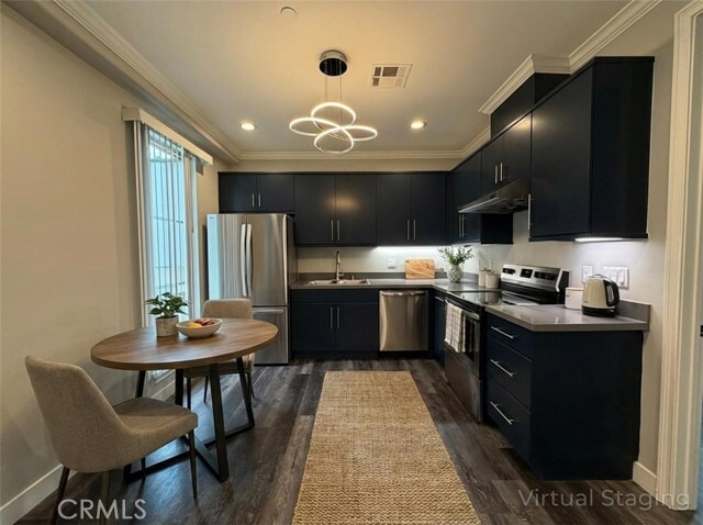 Building Photo - 530 Fano St