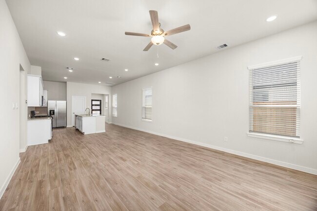 Building Photo - 12535 Llano Estacado Dr