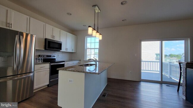 Building Photo - 39 Stafford Pl
