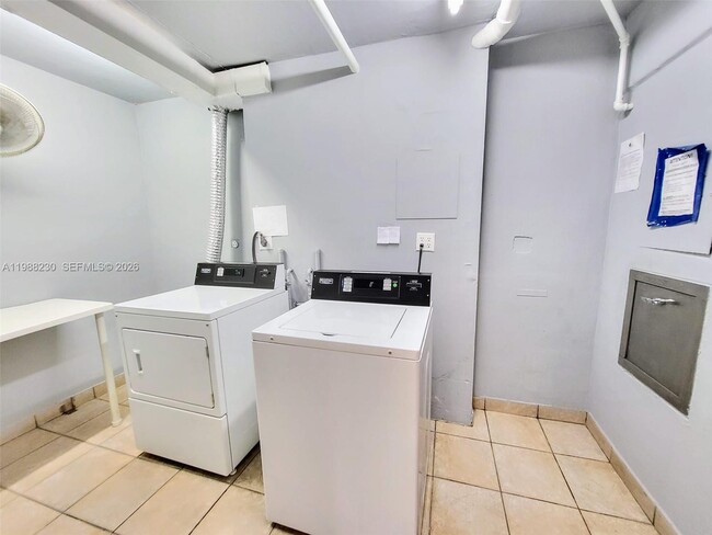 Building Photo - 601 Three Islands Boulevard