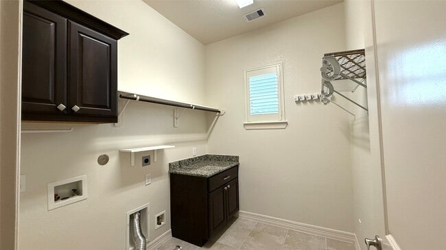 Building Photo - 4802 Fairford Dr