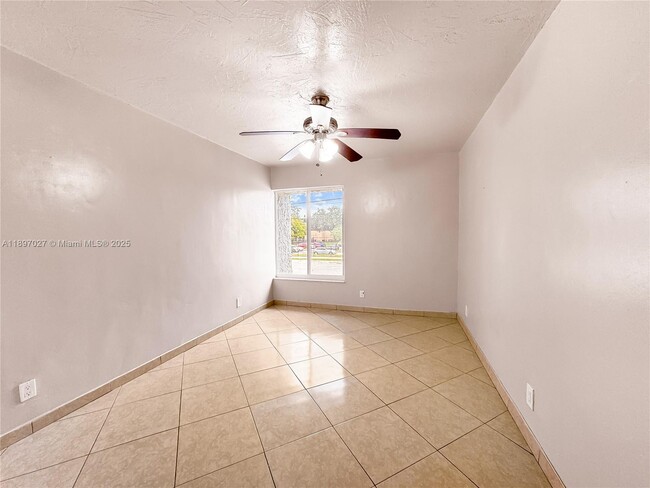 Building Photo - 5608 NW 19th St