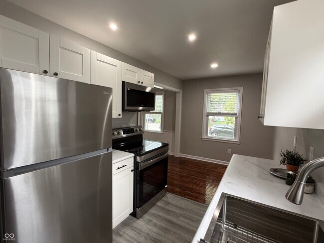 Building Photo - 4801 Farrington Ave