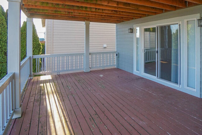 Building Photo - BEAUTIFUL VIEWS of MT. HOOD