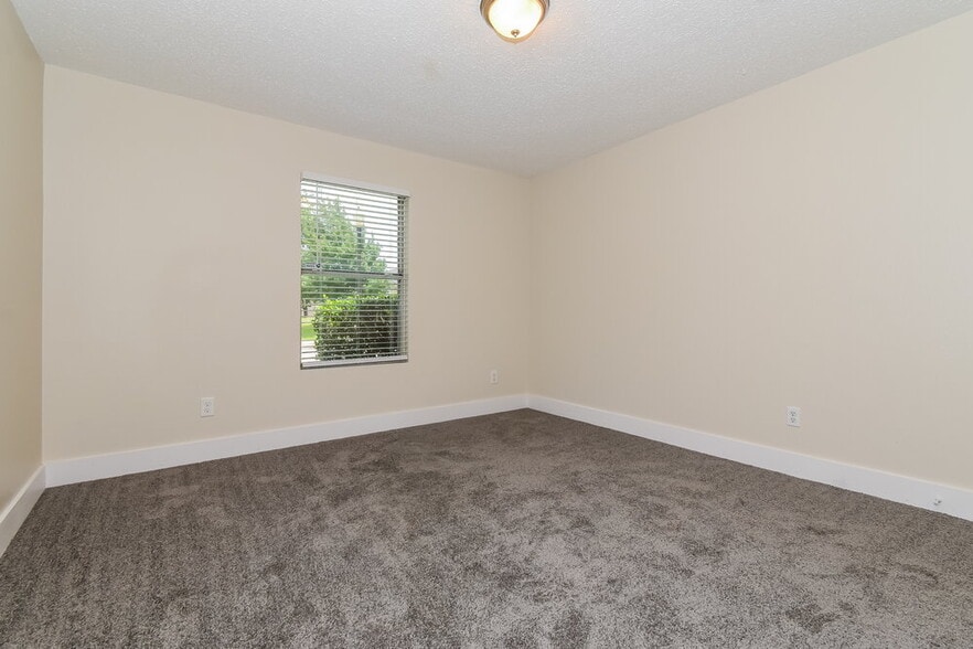 Building Photo - 2327 Graystone Dr