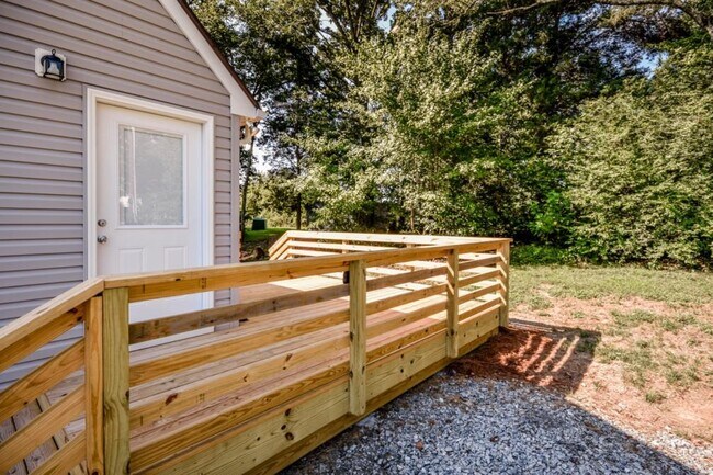 Building Photo - 4792 NC-73