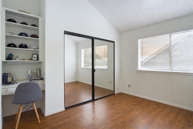 Building Photo - 908 Poplar St