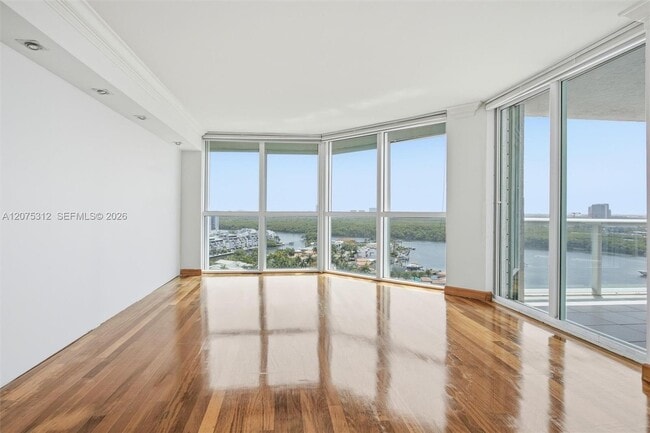Building Photo - 16500 Collins Ave