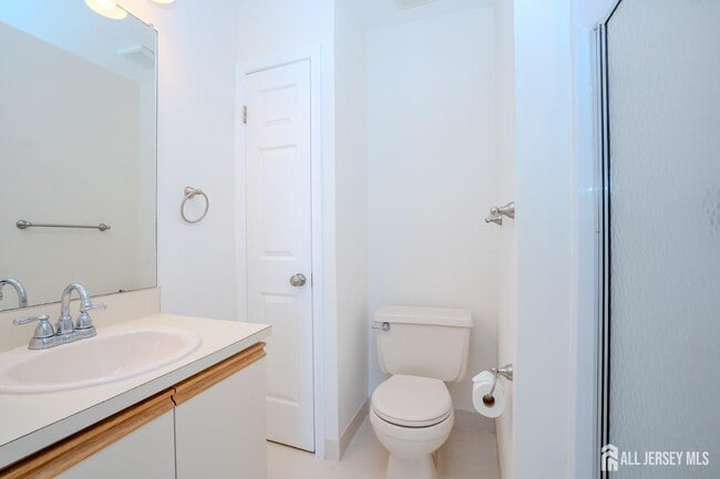 Building Photo - 32 Tanglewood Ct