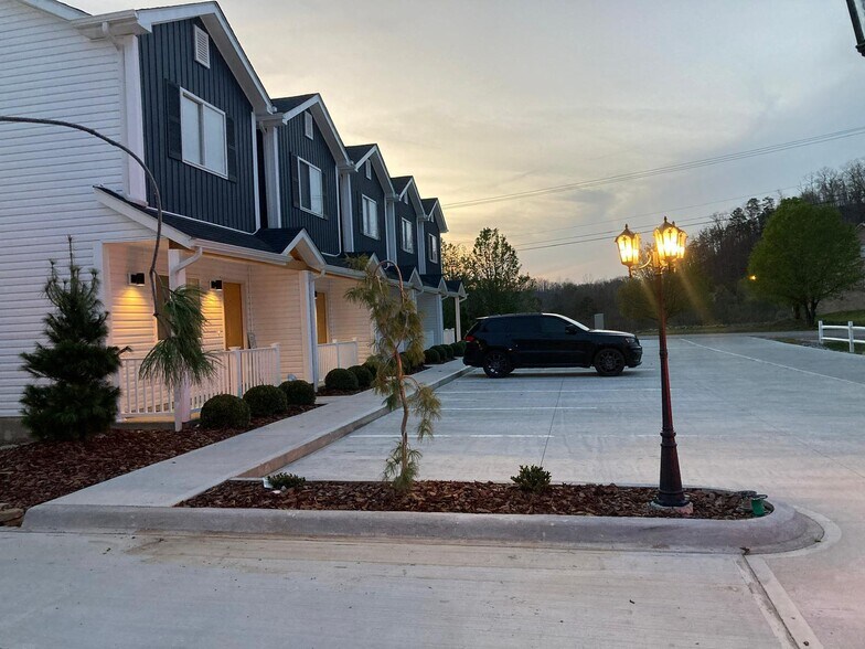 Building Photo - 974 Dawahare Dr