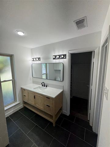 Building Photo - 9750 Camfield Rd