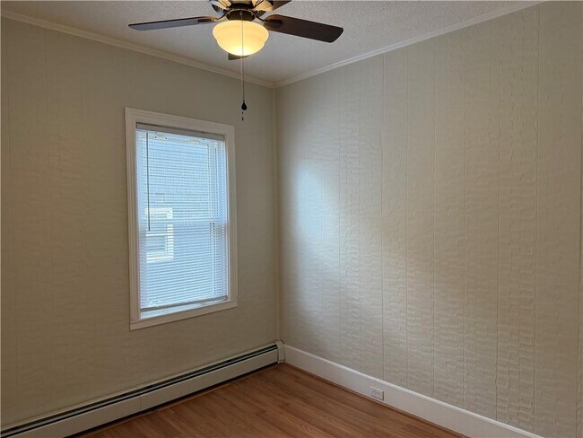 Building Photo - 125 Calverley St