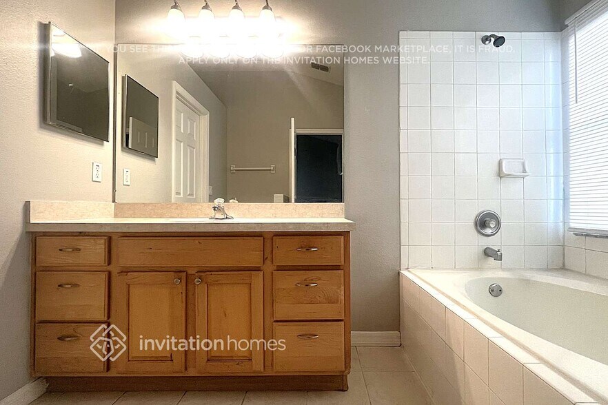 Building Photo - 25136 Ironwedge Dr