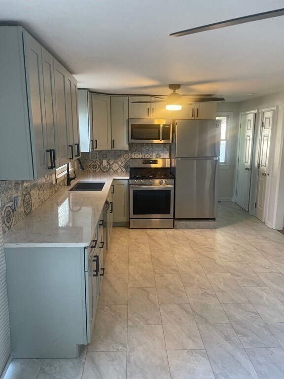 Building Photo - 51 Grove St