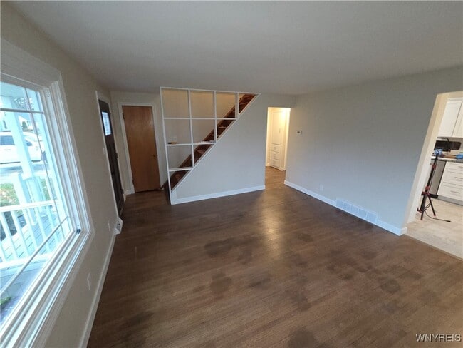 Building Photo - 300 Kerr St