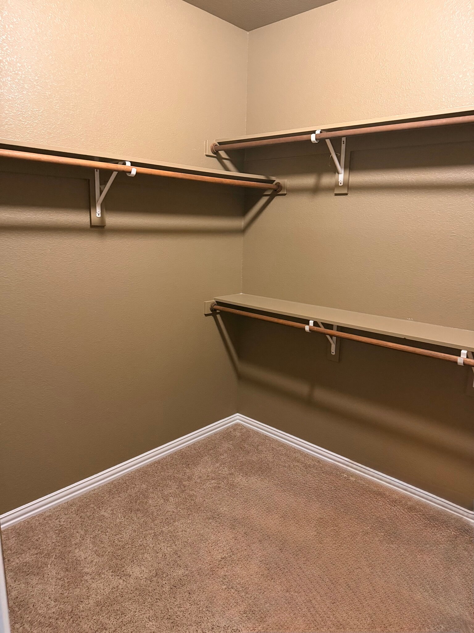 Building Photo - 10133 Sanden Dr